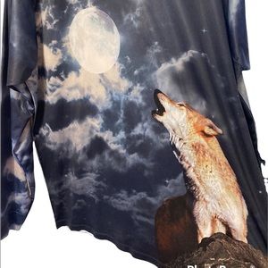 Howling wolf shirt